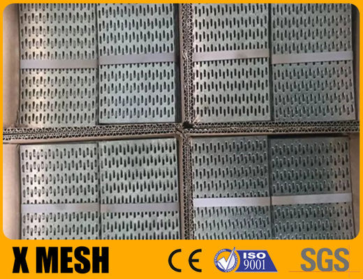 এএসটিএম এ 924 স্ট্যান্ডার্ড গ্যাং নাইল প্লেটগুলি একটি স্টাডের মধ্য দিয়ে যাওয়া তারের রক্ষা করতে ব্যবহৃত হয়